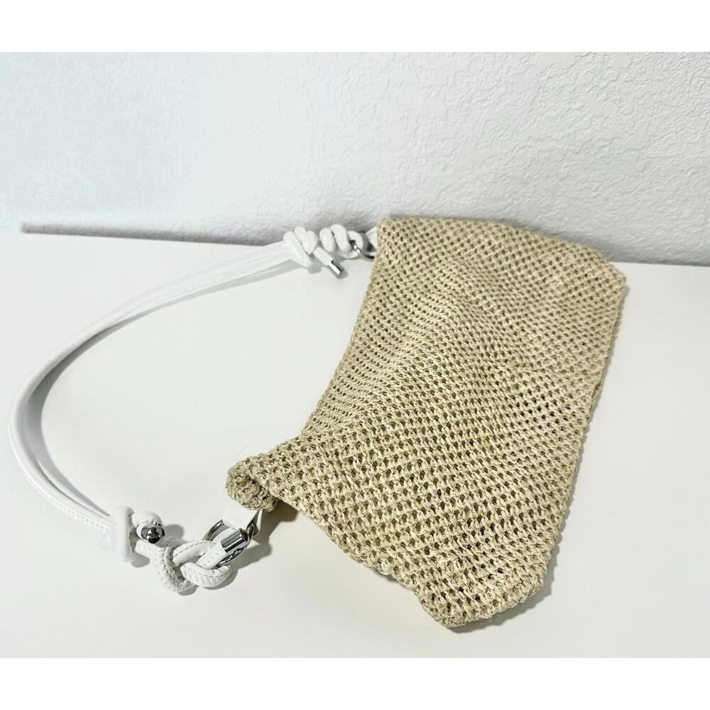 NEW Womens Handbag Straw Woven Beach Bag Biege White Knot Handle Lightweight - Picture 2 of 6
